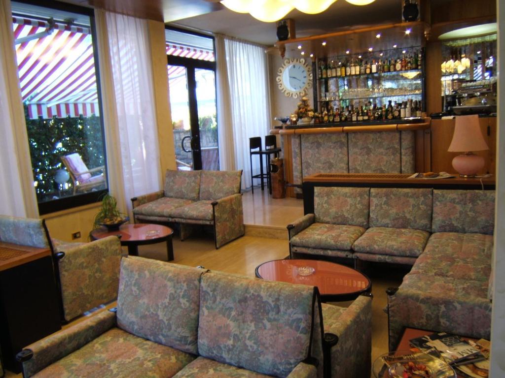 Hotel Matilde Marina di Massa Buitenkant foto