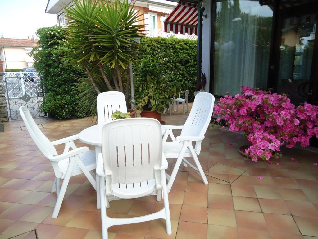 Hotel Matilde Marina di Massa Buitenkant foto