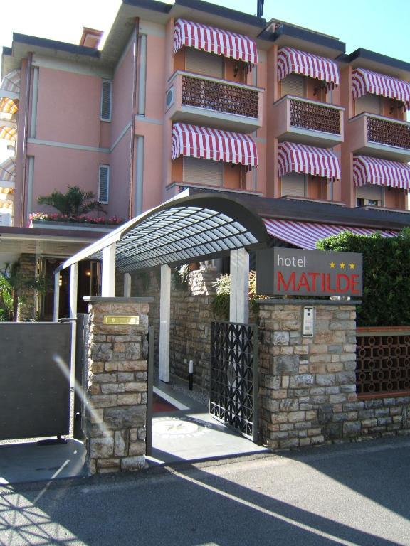 Hotel Matilde Marina di Massa Buitenkant foto
