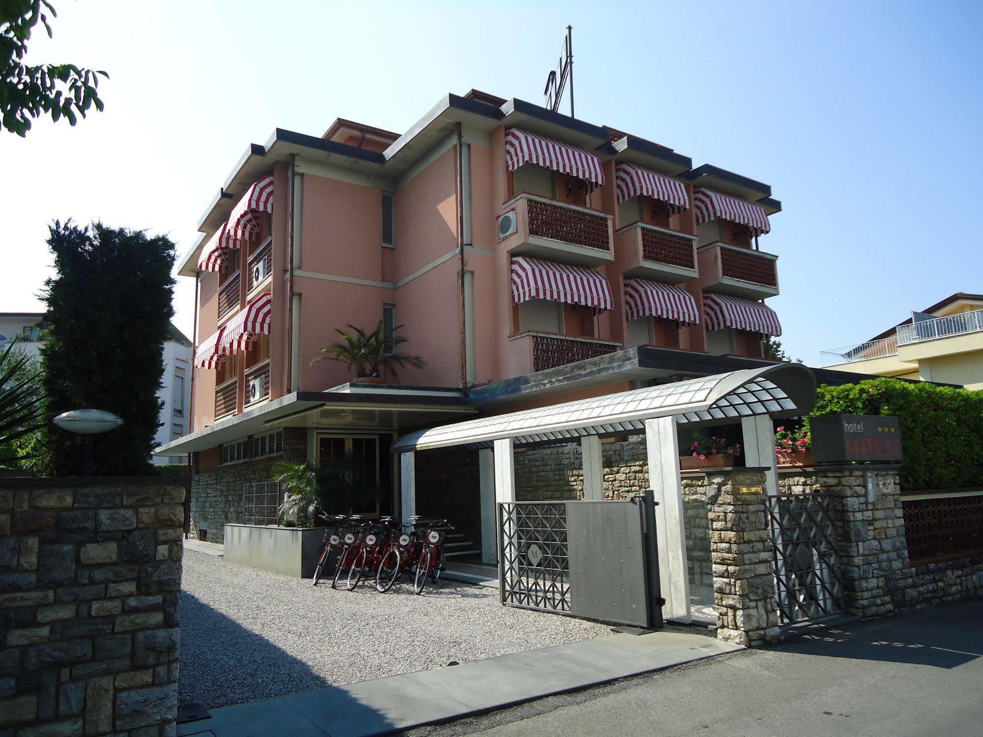 Hotel Matilde Marina di Massa Buitenkant foto