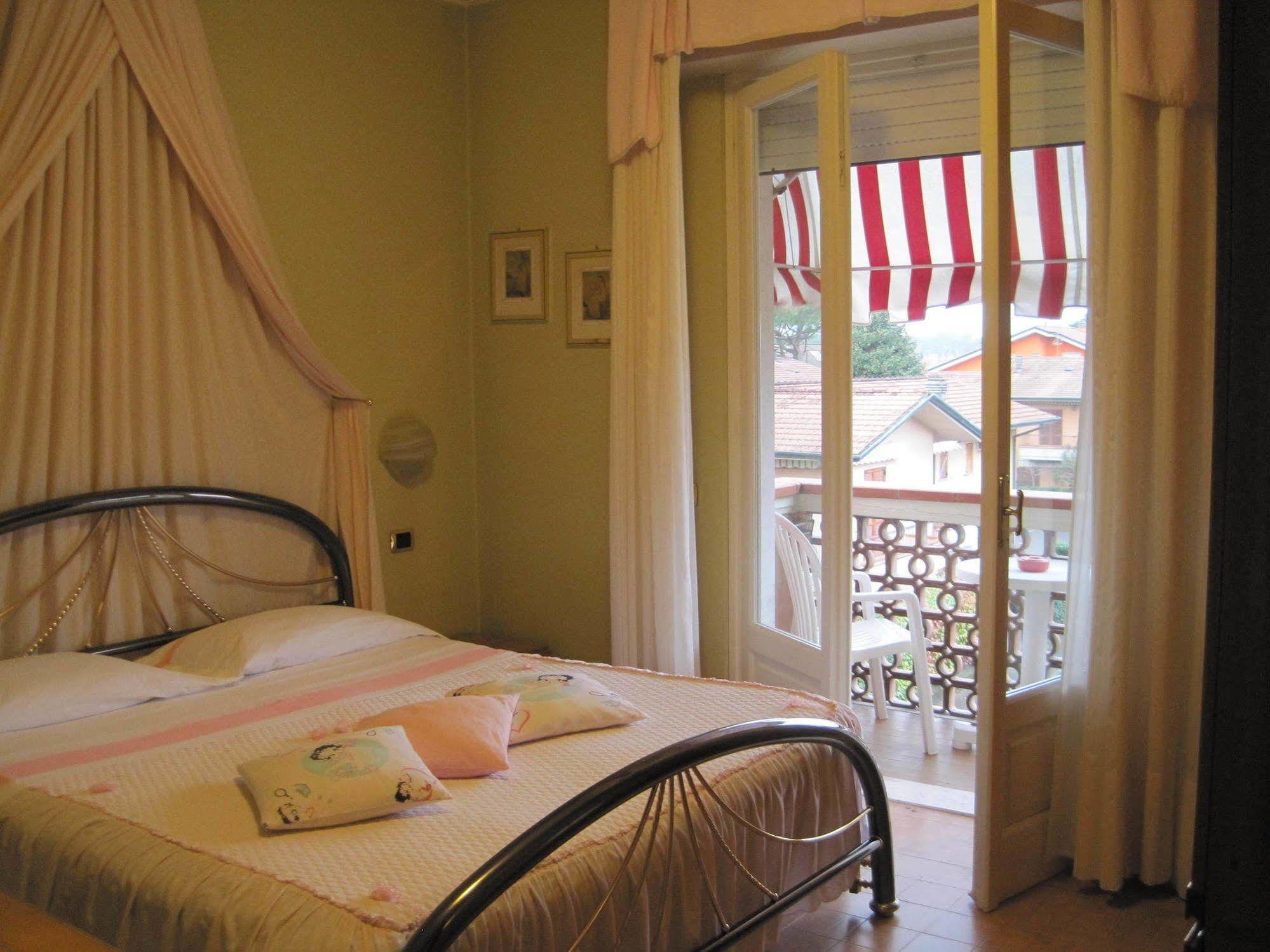 Hotel Matilde Marina di Massa Buitenkant foto