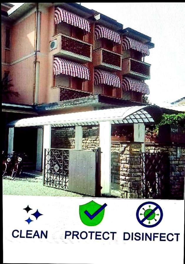 Hotel Matilde Marina di Massa Buitenkant foto